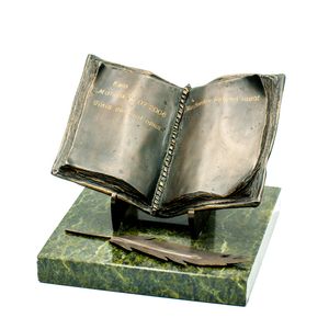 Księga mądrości — mosiężna statuetka z grawerem dedykacji 2