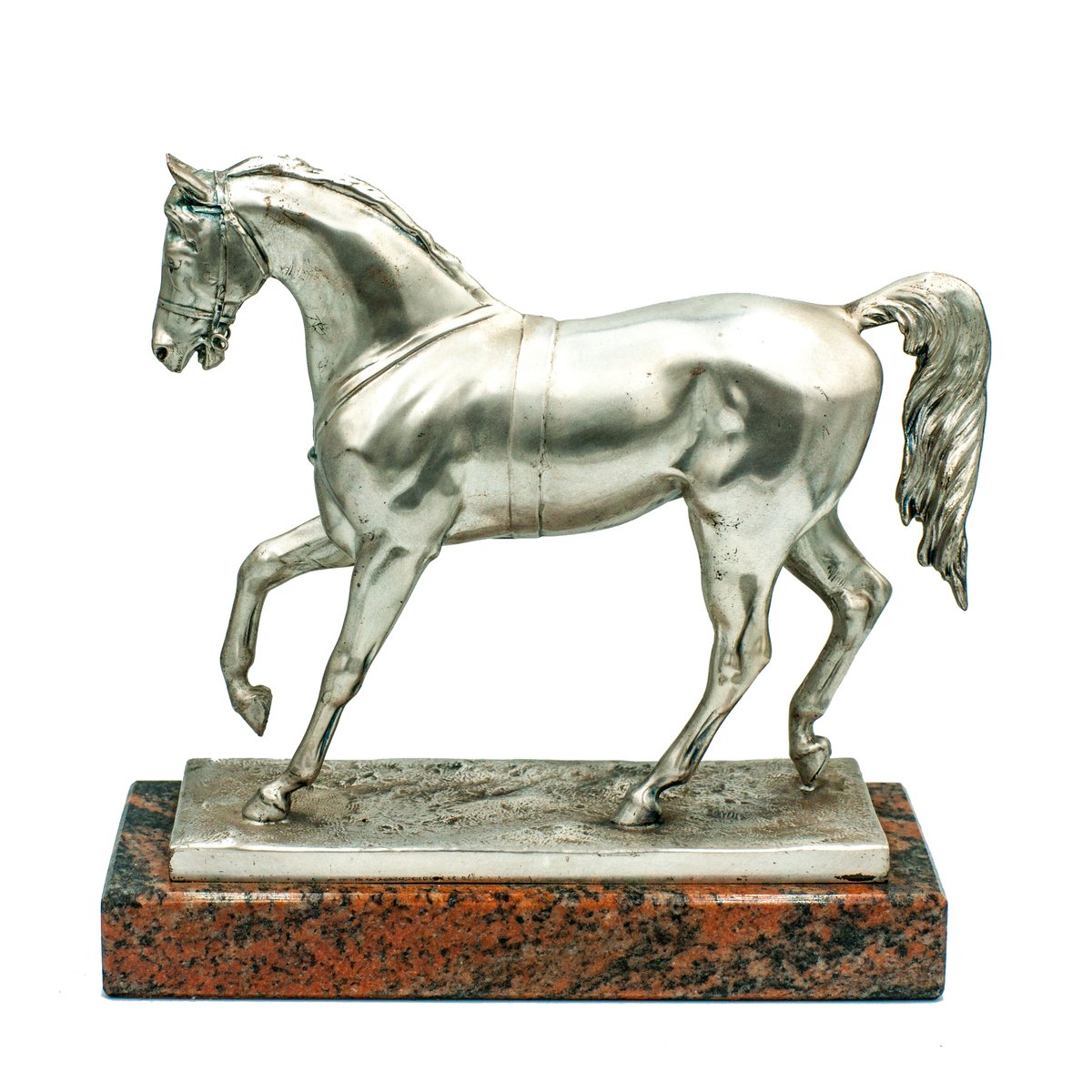 Statuetka "Koń w stępie – srebrzony"
