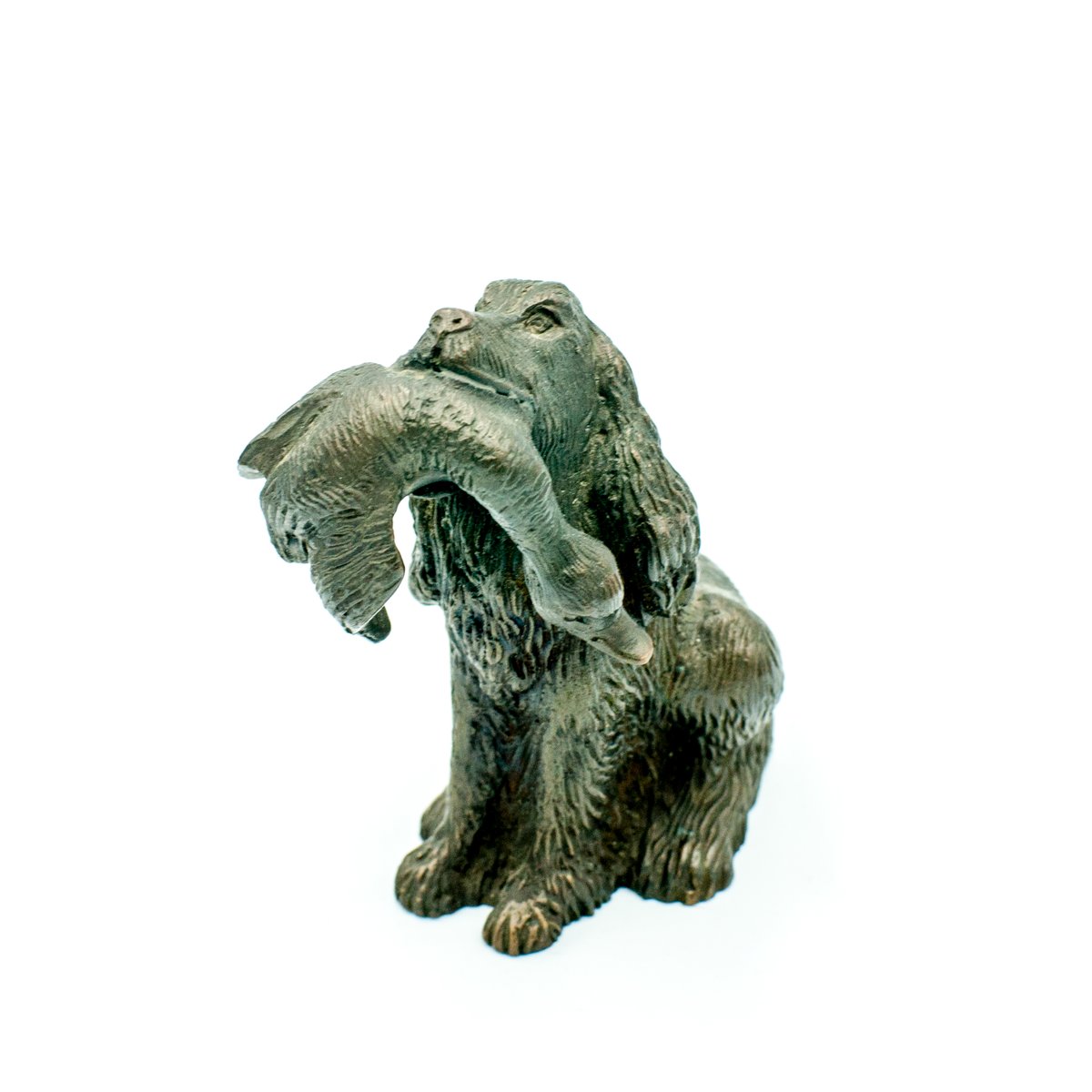 Figurka "Cocker spaniel z kaczką" — mosiądz