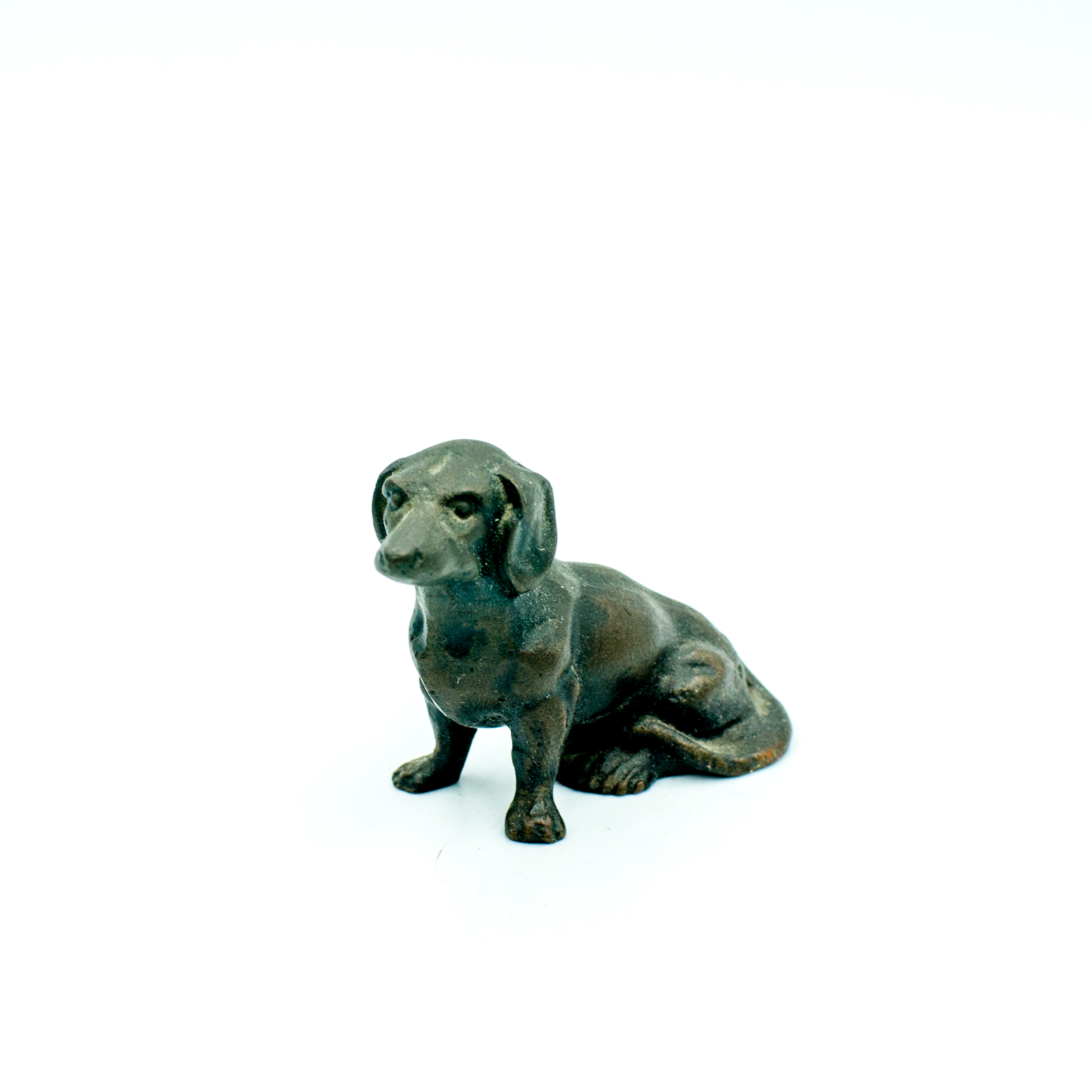 Figurka "Jamnik siedzący" 4