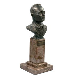 Popiersie prof. Adama Loreta 2