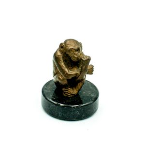 Małpa „gest Kozakiewicza" 3