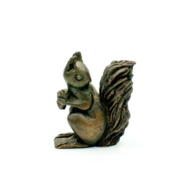 Figurka "Wiewiórka wypatrująca"