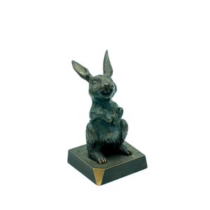 Figurka "Zając śmiejący się"