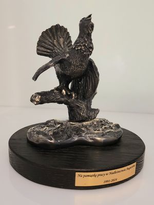 Rzeźba "Głuszec na gałęzi z pniem" 4