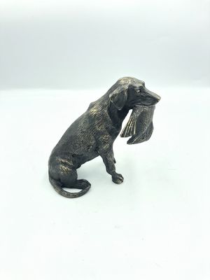 Figurka "Labrador z kaczką" 3