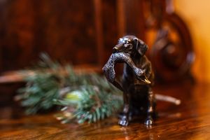 Figurka "Labrador z kaczką" 4