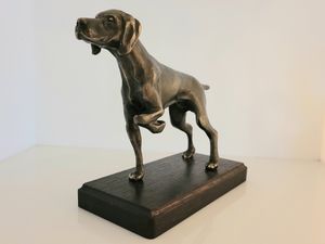 Duża statuetka Wyżeł w stójce 6